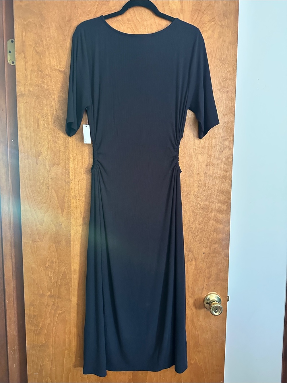 Amazon Essentials Black V-Neck Midi Dress with Side Cutouts - Picture 4 of 4